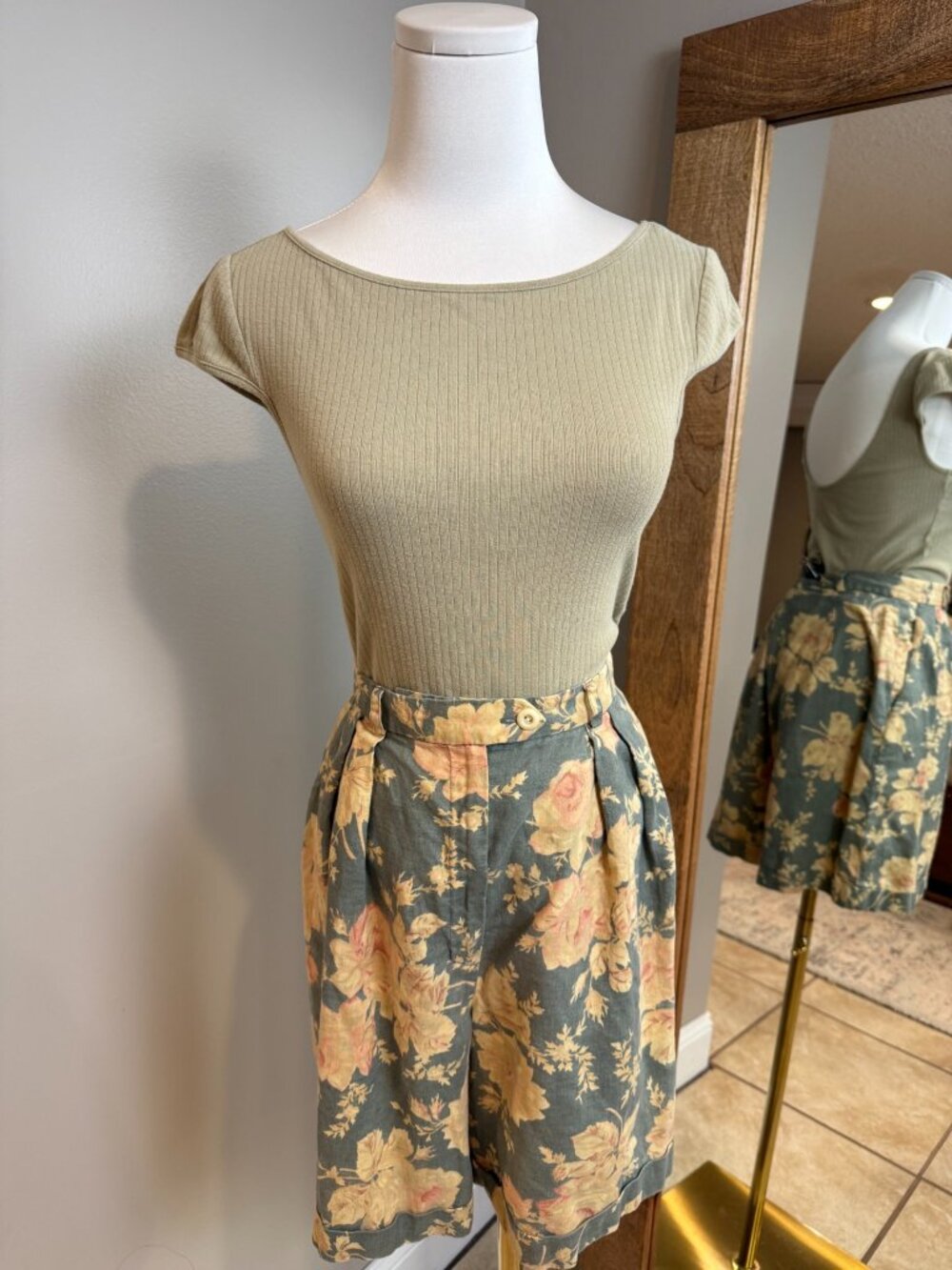 Vintage Lauren Ralph Lauren Floral Linen Bermuda Shorts Size 6